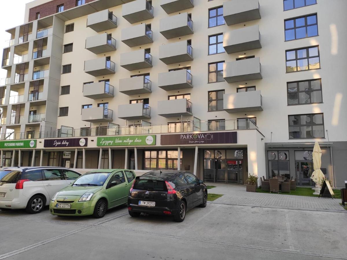 Appartement Apartament Parkowy à Rzeszów Extérieur photo
